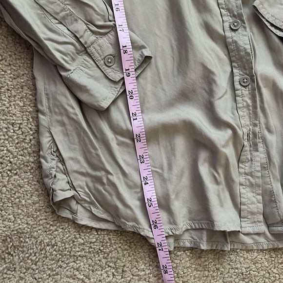 “BeachLunchLounge: Button Down Shirt size small” - Picture 3 of 8